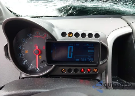 2015 Chevrolet Sonic Lt Auto z USA, uszkodzony, nr VIN 1G1JC6SB6F4116827